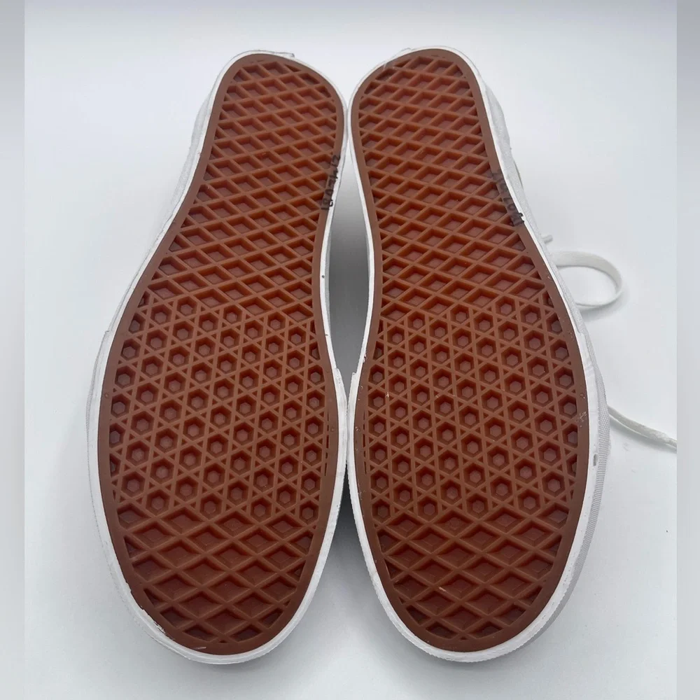 Van Old Skool Tan/White Shoe w/ Black Foxing Suede/Canvas M-8.0 W-9.5 NWOB - Picture 7 of 7
